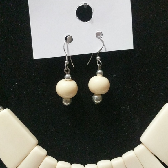 Statement Necklace Set - Picture 6 of 7